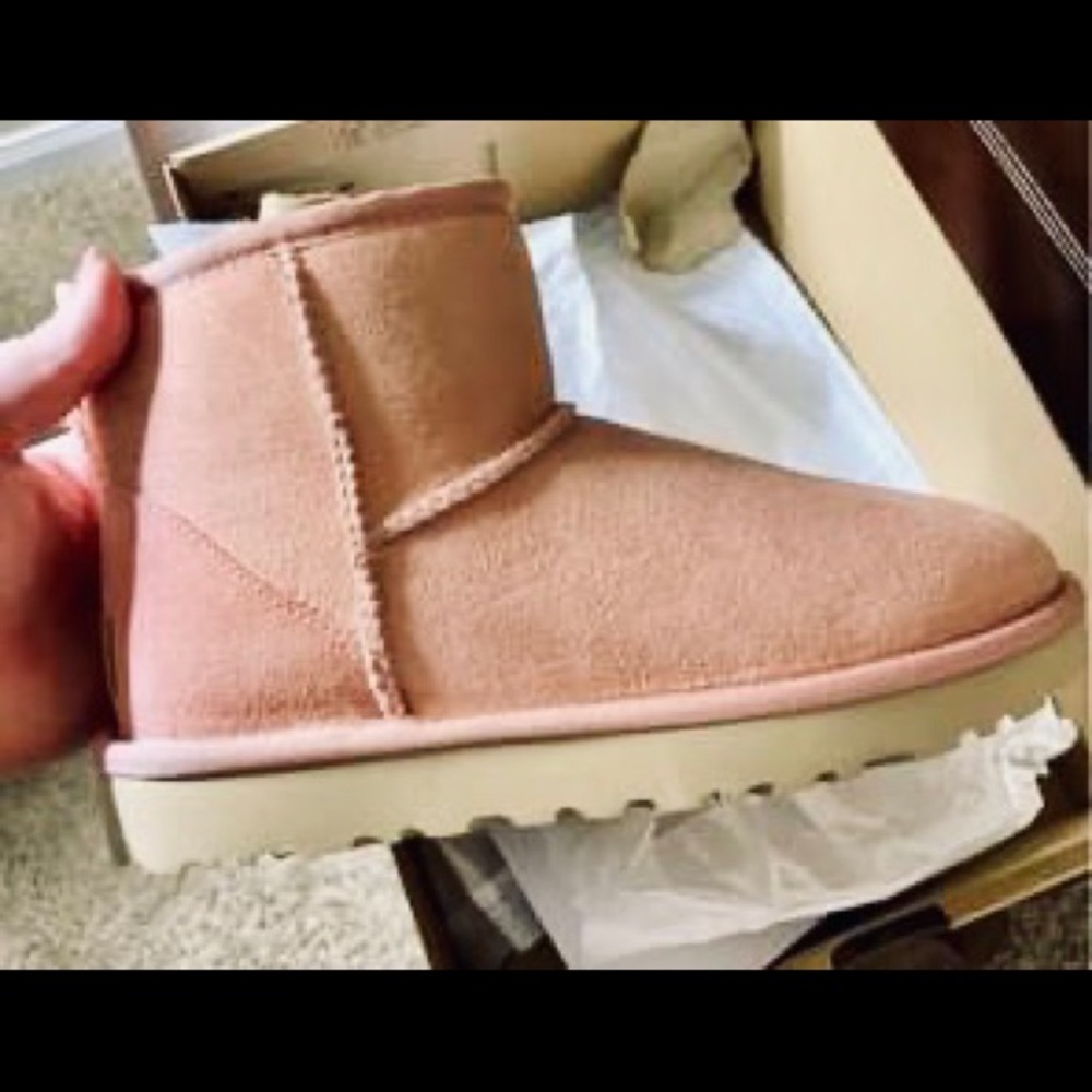 Girls Ugg mini boots